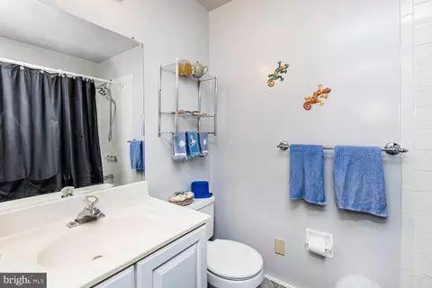 Bath - 5652 Blitheaire Garth, Columbia, MD 21045 photo 1 of 4