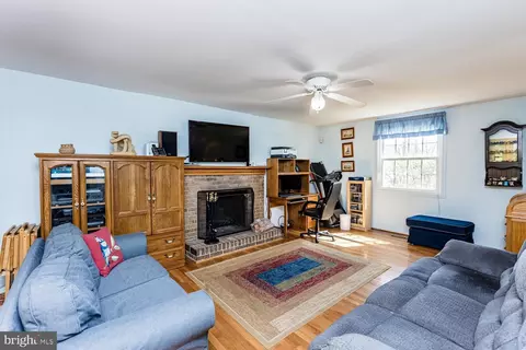 Living - 5652 Blitheaire Garth, Columbia, MD 21045 photo 1 of 2