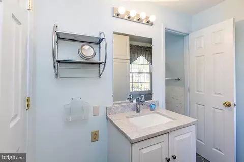 Bath - 5652 Blitheaire Garth, Columbia, MD 21045 photo 4 of 4