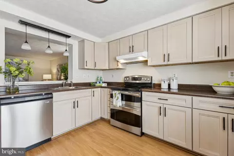 9400 Squires Ct, Laurel, MD 20723 photo 13