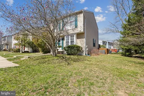 9400 Squires Ct, Laurel, MD 20723 photo 3
