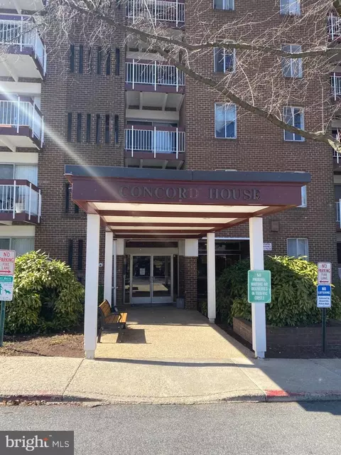10850 Green Mountain Cir #301, Columbia, MD 21044