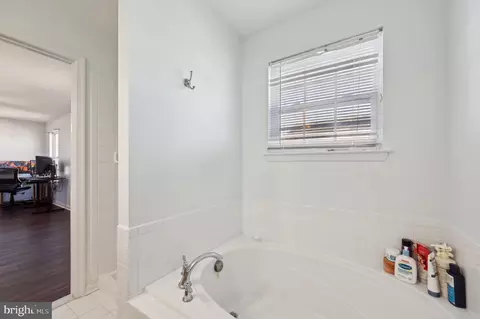 Entry Way - 9552 Chaton Rd, Laurel, MD 20723 photo 4 of 4