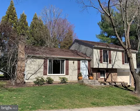 10056 Cape Ann Dr, Columbia, MD 21046