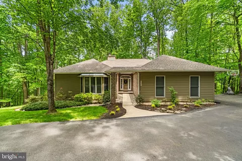 1215 Shady Creek Rd, Marriottsville, MD 21104