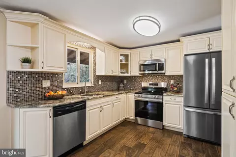9348 Northgate Rd, Laurel, MD 20723 photo 6