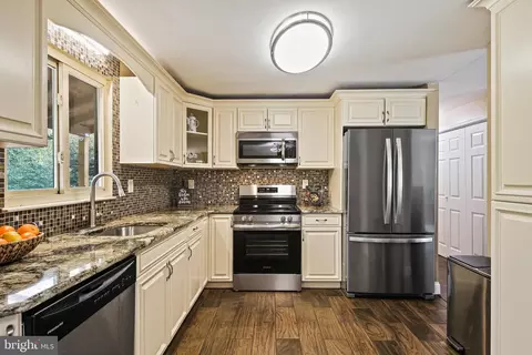 9348 Northgate Rd, Laurel, MD 20723 photo 5