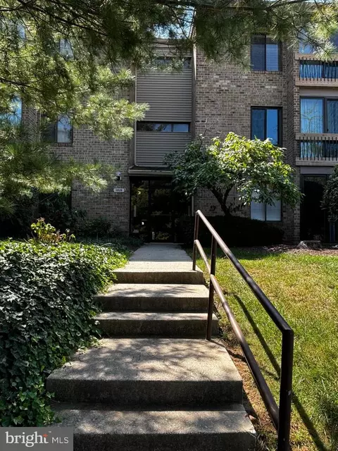 10528 Cross Fox Ln #B-2, Columbia, MD 21044