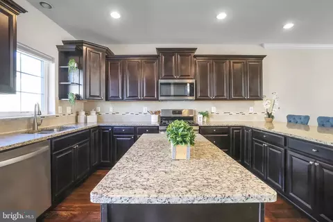 7209 Greenfitch Way, Hanover, MD 21076 photo 3