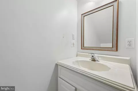 Bath - 6165 Hanover Rd, Hanover, MD 21076 photo 3 of 5