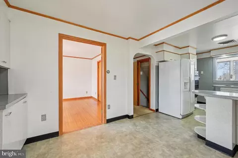 Entry Way - 6165 Hanover Rd, Hanover, MD 21076 photo 5 of 8