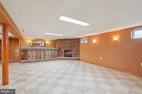 Living - 6165 Hanover Rd, Hanover, MD 21076 photo 5 of 5
