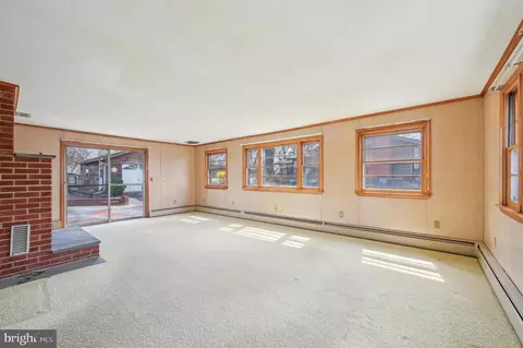 Living - 6165 Hanover Rd, Hanover, MD 21076 photo 1 of 5