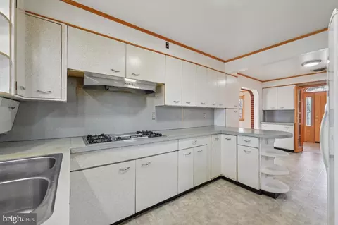 Kitchen - 6165 Hanover Rd, Hanover, MD 21076 photo 3 of 4