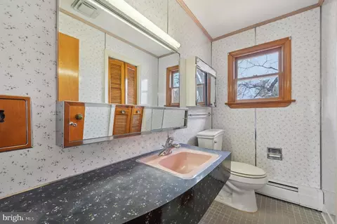 Bath - 6165 Hanover Rd, Hanover, MD 21076 photo 2 of 5
