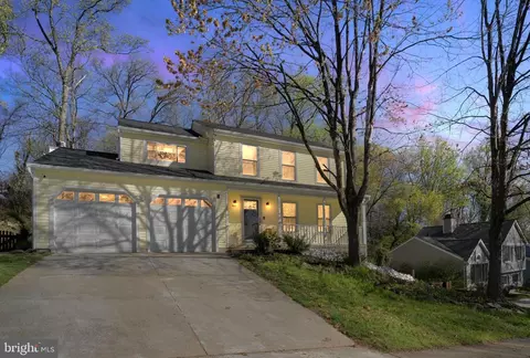 6119 Fairbourne Ct, Hanover, MD 21076