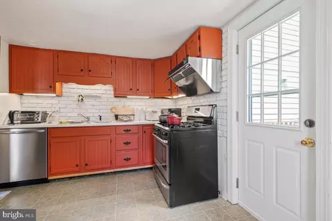 9056 Baltimore St, Savage, MD 20763 photo 13