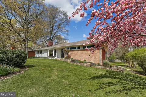 9918 Dellwood Ave, Columbia, MD 21046