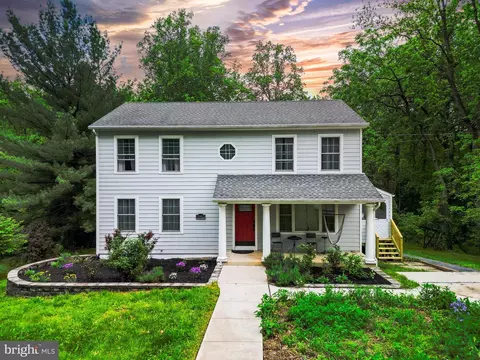 10902 Hammond Dr, Laurel, MD 20723