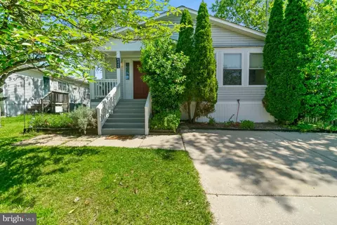 6445 Woodland Forest Dr, Elkridge, MD 21075