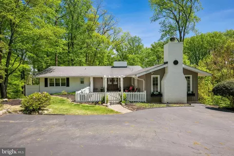 9003 Manordale Ln, Ellicott City, MD 21042