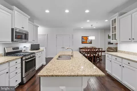 9738 Knowledge Dr, Laurel, MD 20723 photo 14