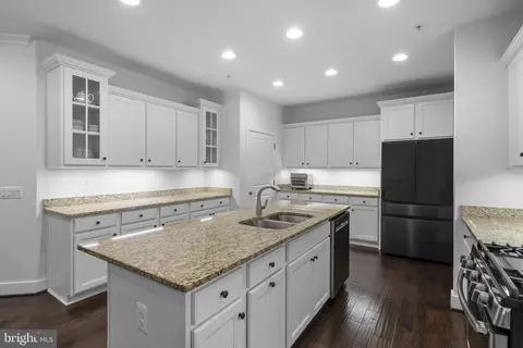 9738 Knowledge Dr, Laurel, MD 20723 photo 11