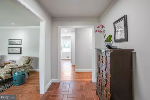 Entry Way - 7549 Cherry Tree Dr, Fulton, MD 20759 photo 2 of 6
