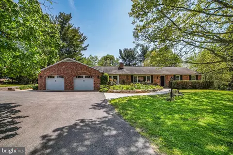 Exterior - 7549 Cherry Tree Dr, Fulton, MD 20759 photo 2 of 13