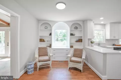 Entry Way - 7549 Cherry Tree Dr, Fulton, MD 20759 photo 3 of 6