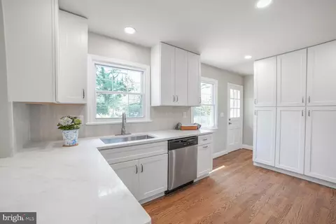Kitchen - 7549 Cherry Tree Dr, Fulton, MD 20759 photo 2 of 3