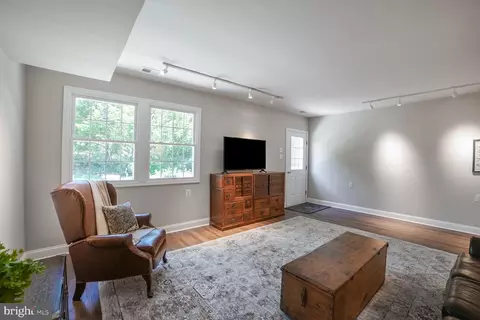 Living - 7549 Cherry Tree Dr, Fulton, MD 20759 photo 3 of 3