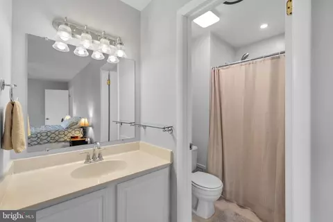 7256 Dockside Ln, Columbia, MD 21045 photo 15