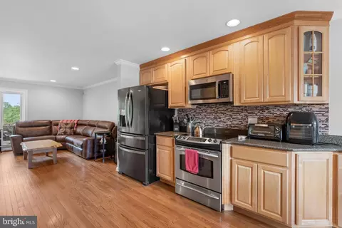 7256 Dockside Ln, Columbia, MD 21045 photo 3