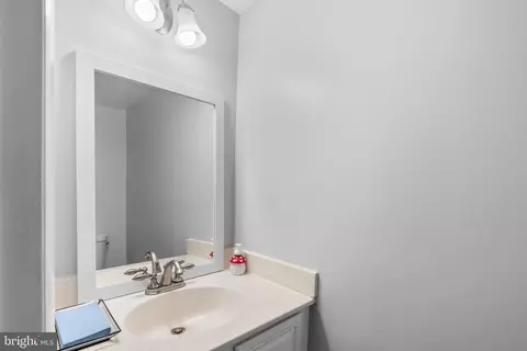 7256 Dockside Ln, Columbia, MD 21045 photo 10