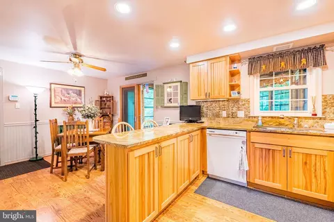 9679 Baltimore Ave, Laurel, MD 20723 photo 33