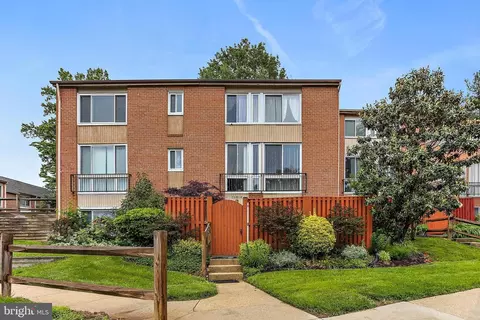 10816 Green Mountain Cir #19-10, Columbia, MD 21044