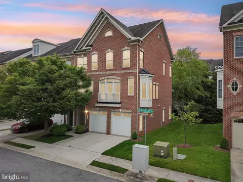 9602 Silken Leaf Ct, Laurel, MD 20723