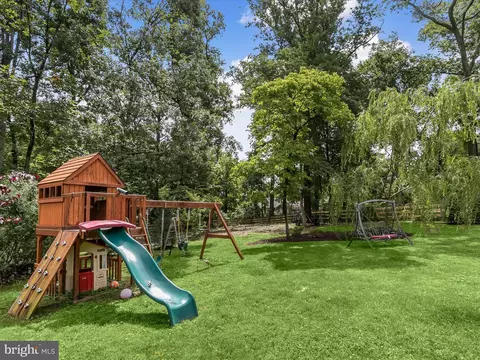 Exterior - 8005 Crest Rd, Laurel, MD 20723 photo 10 of 10