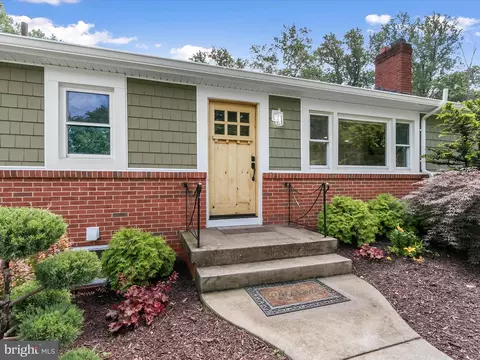 Exterior - 8005 Crest Rd, Laurel, MD 20723 photo 2 of 10