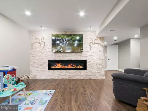 Living - 8005 Crest Rd, Laurel, MD 20723 photo 4 of 4