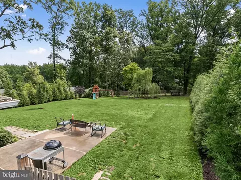 Exterior - 8005 Crest Rd, Laurel, MD 20723 photo 9 of 10
