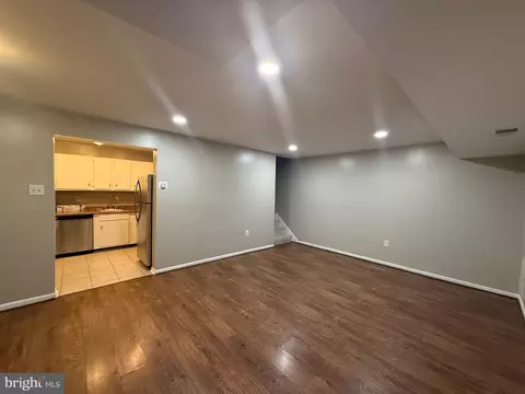 Living - 9200 Bridle Path Ln #E, Laurel, MD 20723 photo 3 of 4