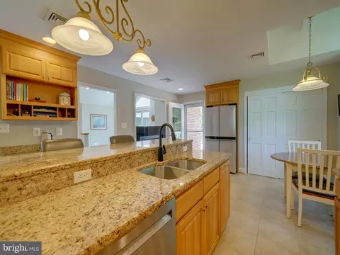 Kitchen - 8516 Pineway Dr, Laurel, MD 20723 photo 8 of 13