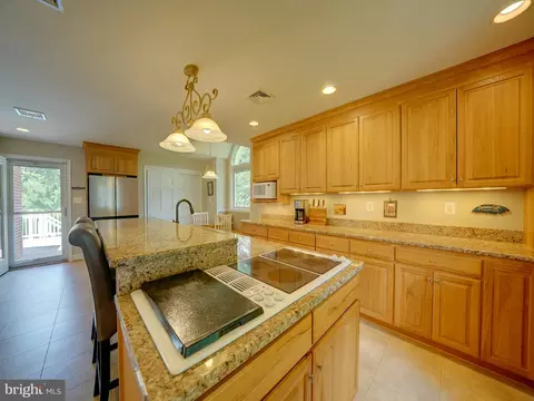 Kitchen - 8516 Pineway Dr, Laurel, MD 20723 photo 7 of 13