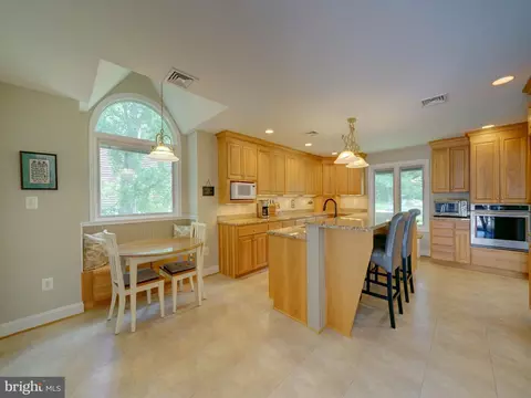Kitchen - 8516 Pineway Dr, Laurel, MD 20723 photo 9 of 13