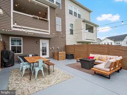 Exterior - 7330 Isabella Rd, Laurel, MD 20723 photo 5 of 9
