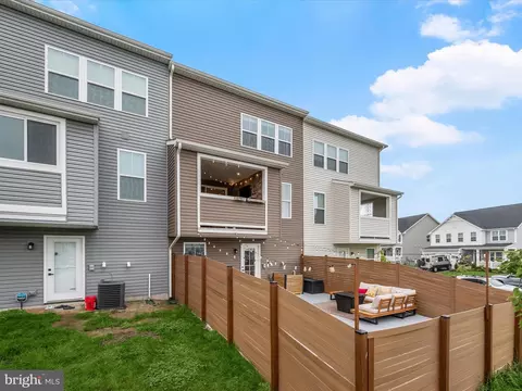 Exterior - 7330 Isabella Rd, Laurel, MD 20723 photo 7 of 9