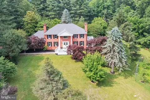 2725 Woodridge Ct, West Friendship, MD 21794