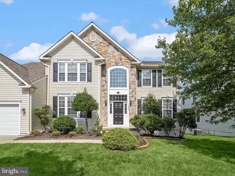 Exterior - 10040 Fall Rain Dr, Laurel, MD 20723 photo 5 of 12